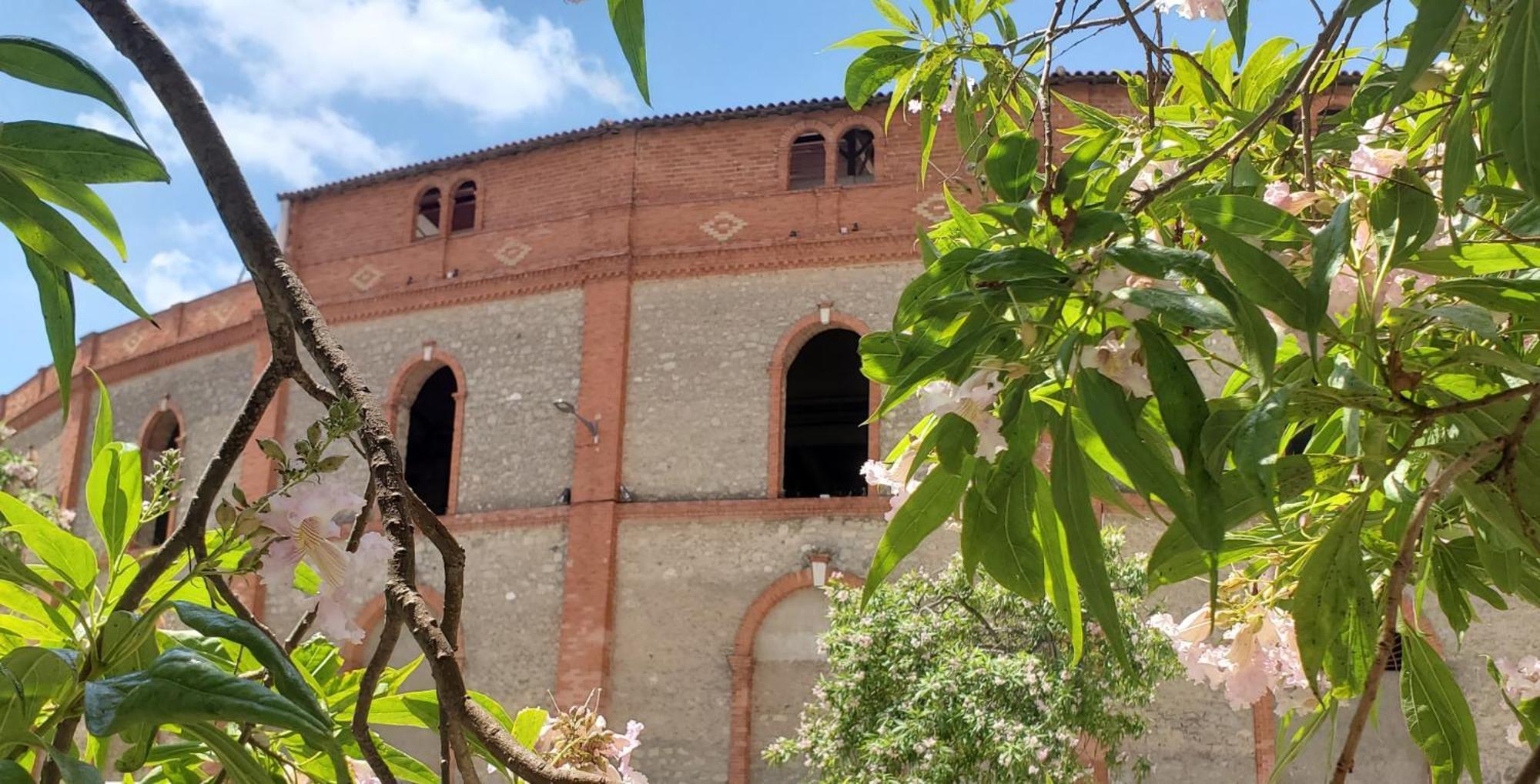 Les Arenes Wi-fi Climatisation Jardin Netflix 10 Mn Coeur De *
